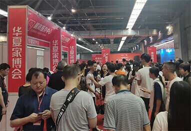 2026兰州家博会现场人流如织